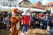 Großes Osternest auf dem Neuen Markt